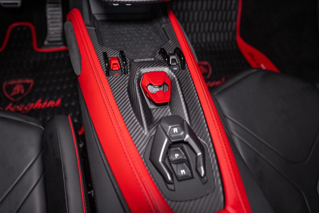 2024 Lamborghini Revuelto