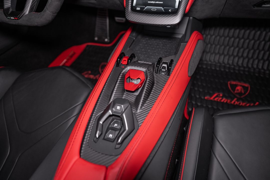 2024 Lamborghini Revuelto