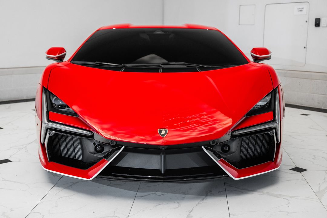 2024 Lamborghini Revuelto