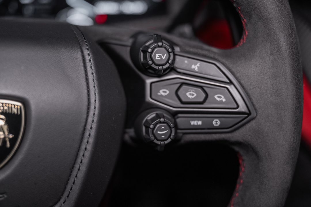 2024 Lamborghini Revuelto