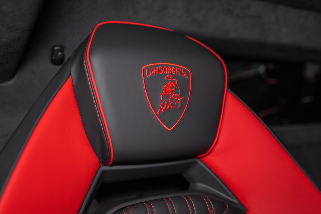 2024 Lamborghini Revuelto