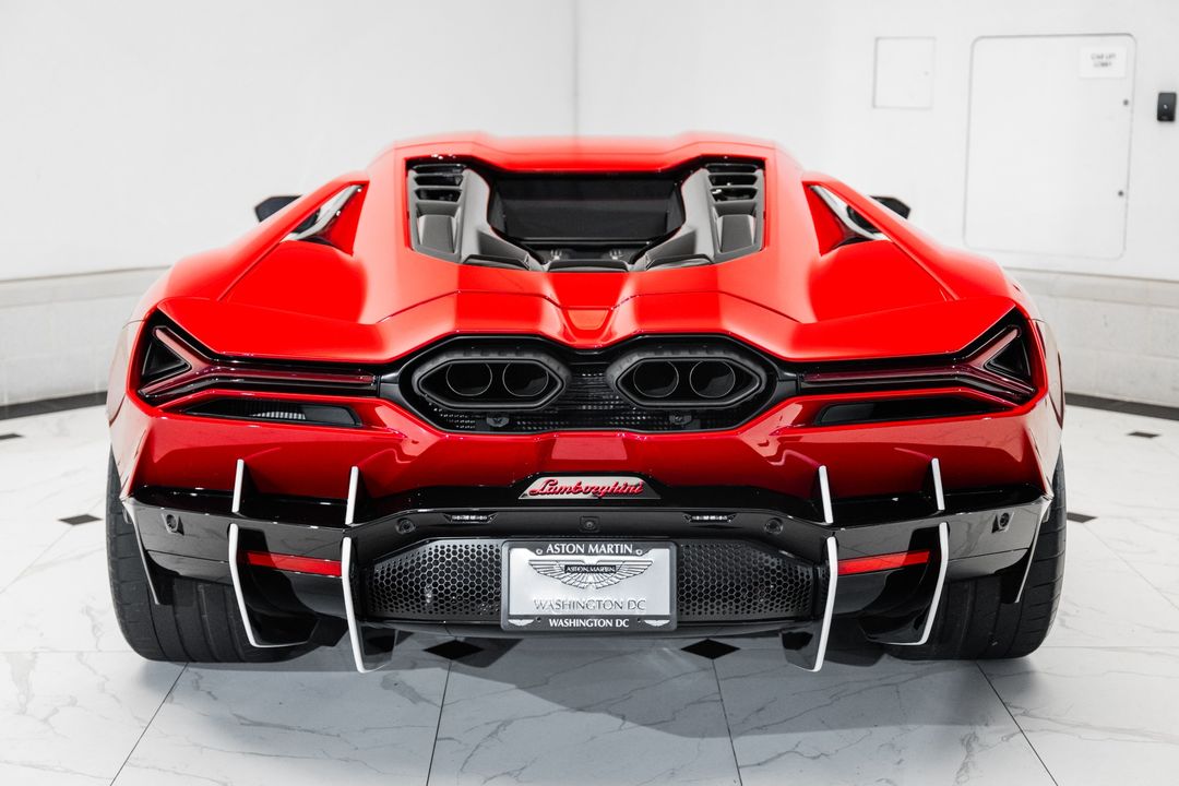 2024 Lamborghini Revuelto