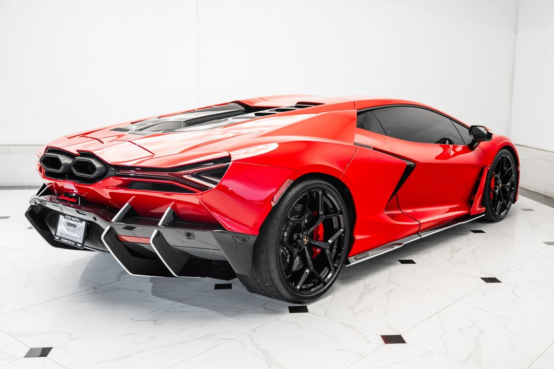 2024 Lamborghini Revuelto