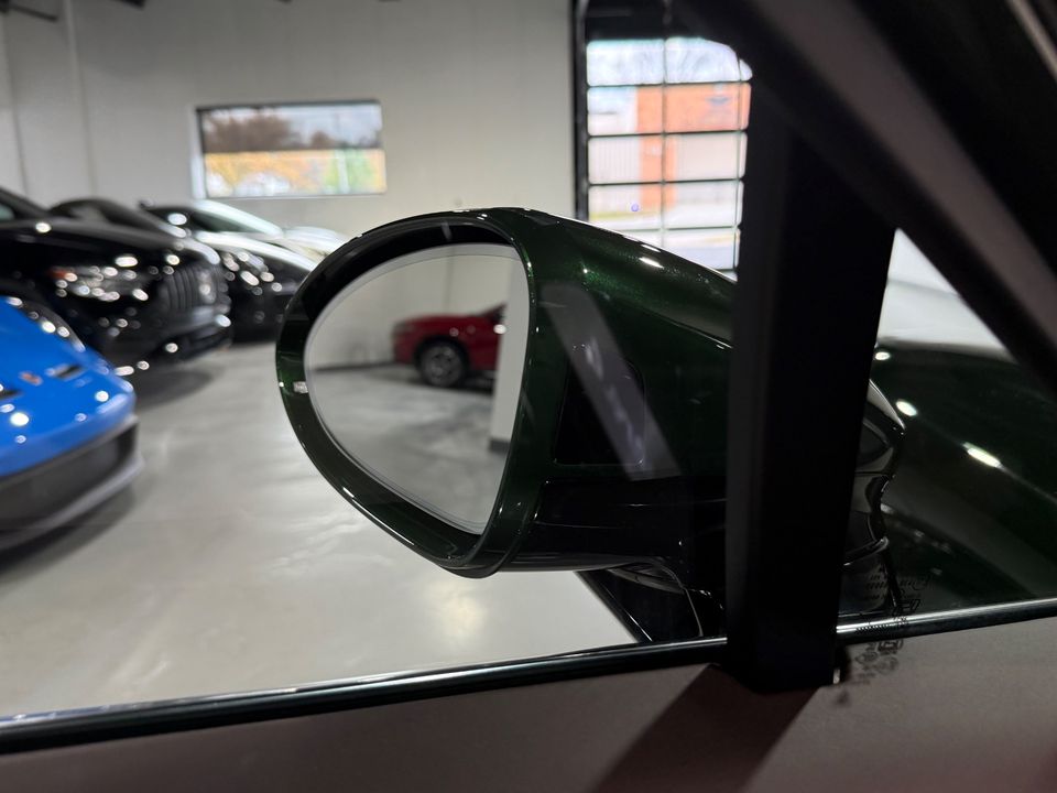 2025 Porsche Panamera 4 E-Hybrid AWD 463hp