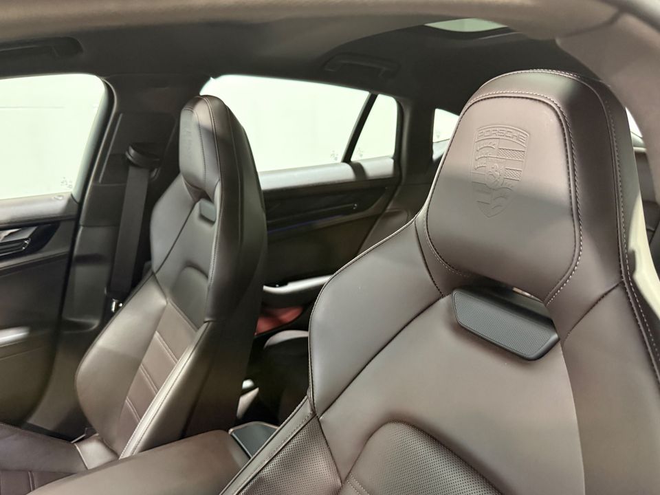 2025 Porsche Panamera 4 E-Hybrid AWD 463hp