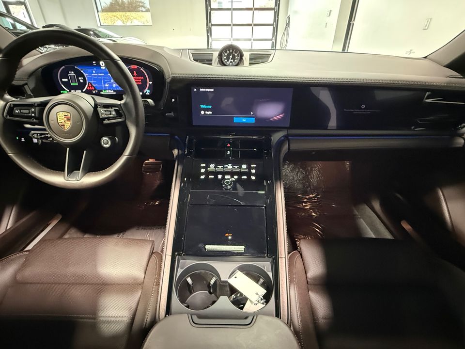 2025 Porsche Panamera 4 E-Hybrid AWD 463hp