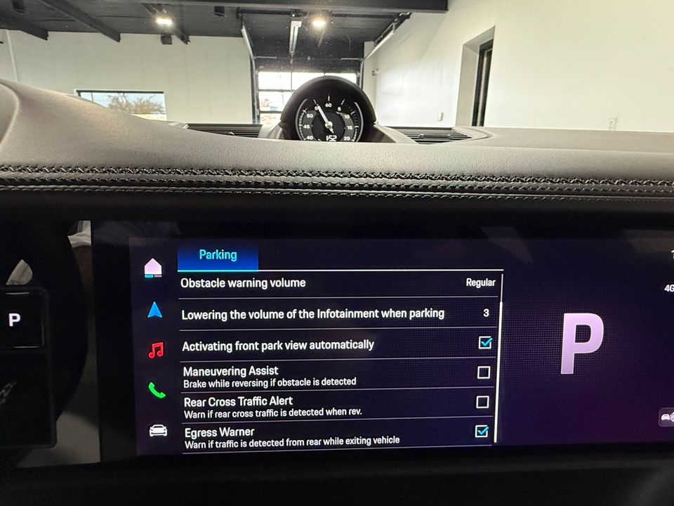 2025 Porsche Panamera 4 E-Hybrid AWD 463hp