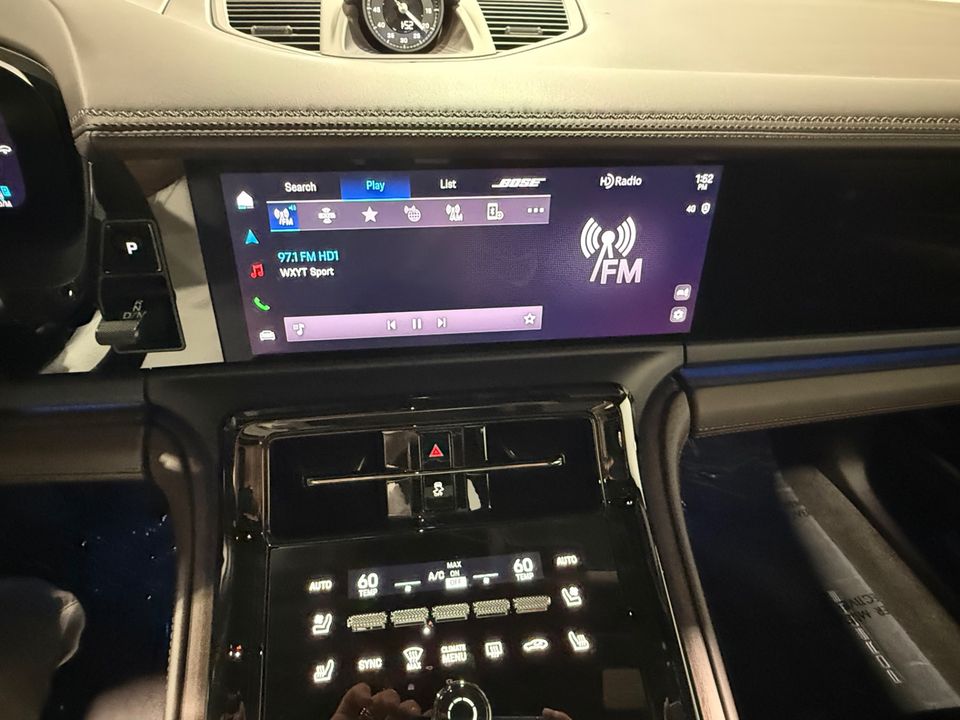 2025 Porsche Panamera 4 E-Hybrid AWD 463hp