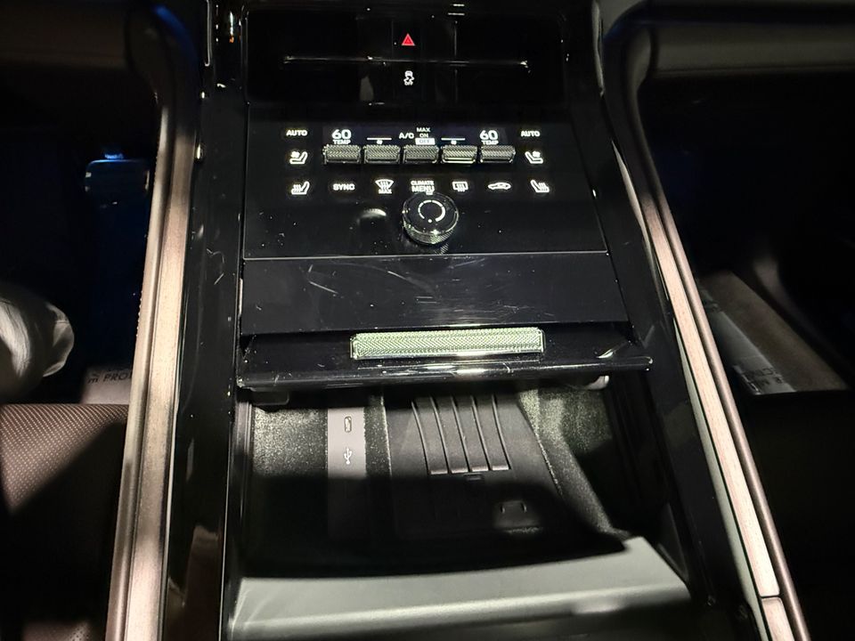 2025 Porsche Panamera 4 E-Hybrid AWD 463hp