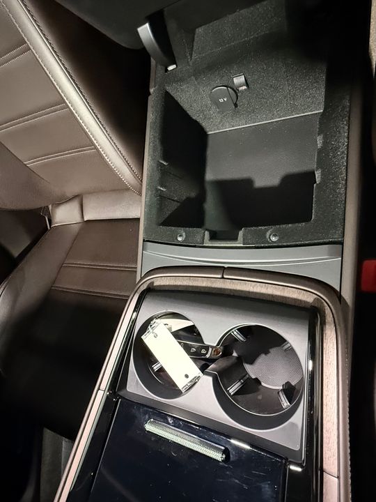 2025 Porsche Panamera 4 E-Hybrid AWD 463hp