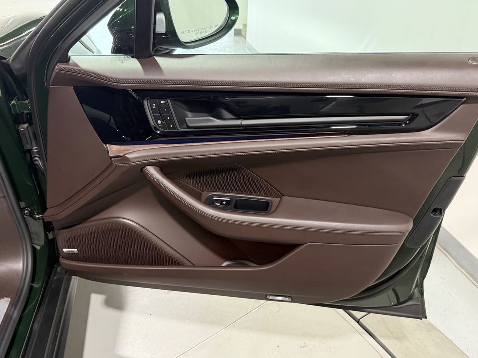 2025 Porsche Panamera 4 E-Hybrid AWD 463hp