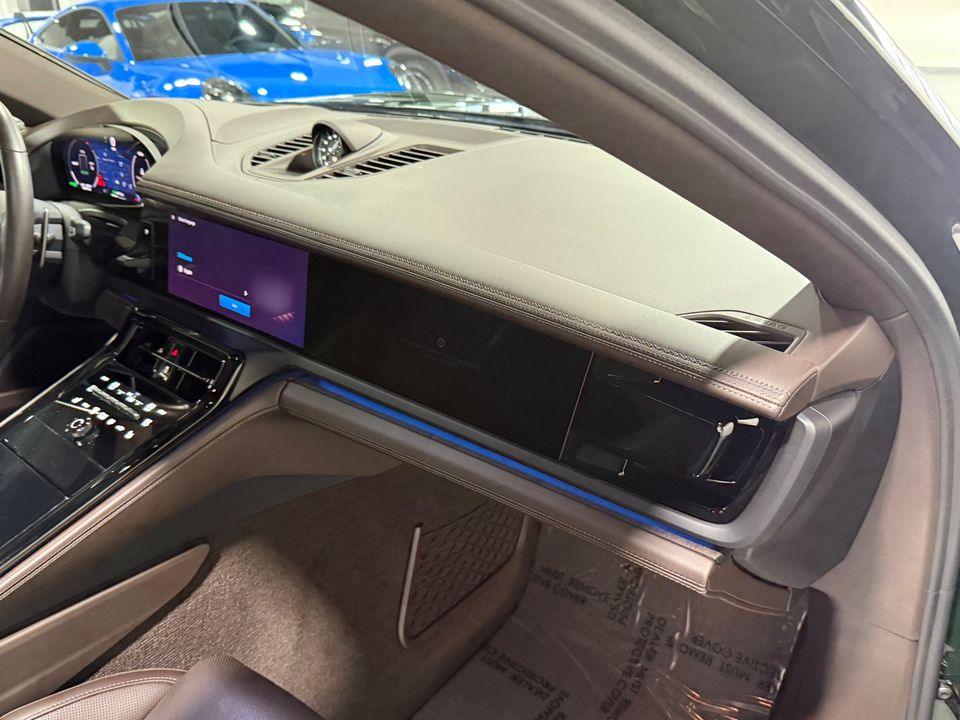 2025 Porsche Panamera 4 E-Hybrid AWD 463hp
