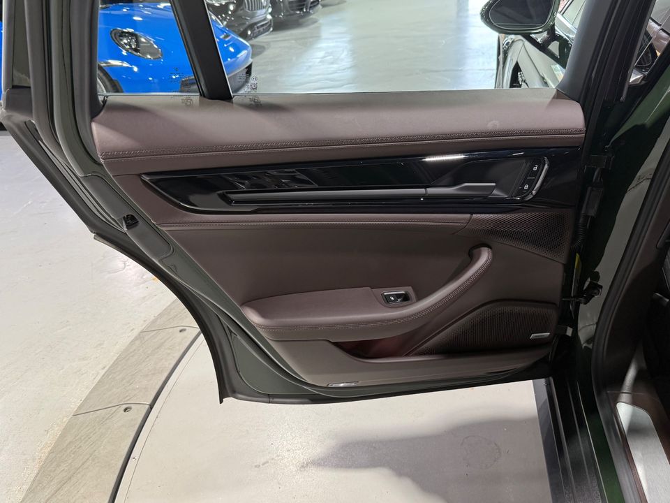 2025 Porsche Panamera 4 E-Hybrid AWD 463hp