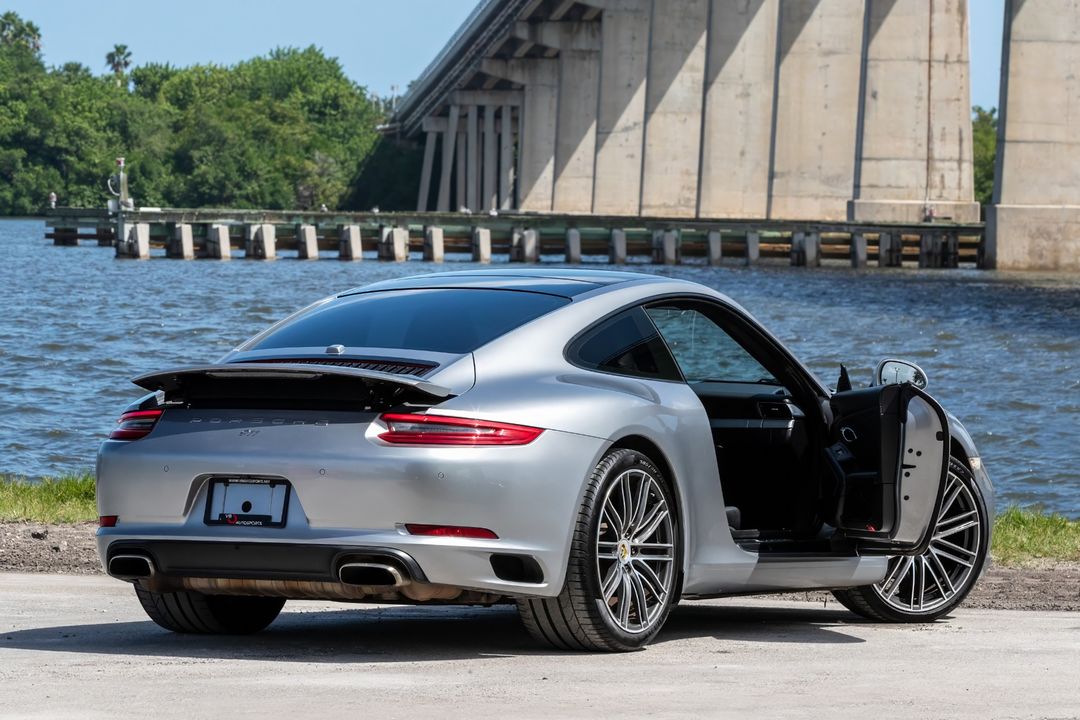 2017 Porsche 911