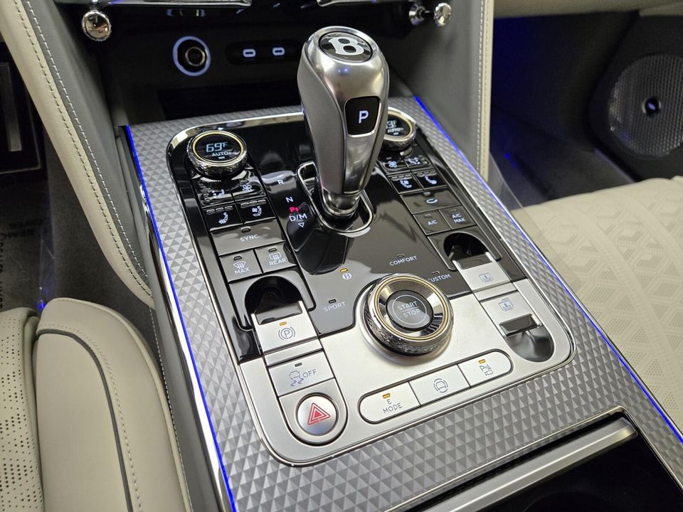 2025 Bentley Flying Spur