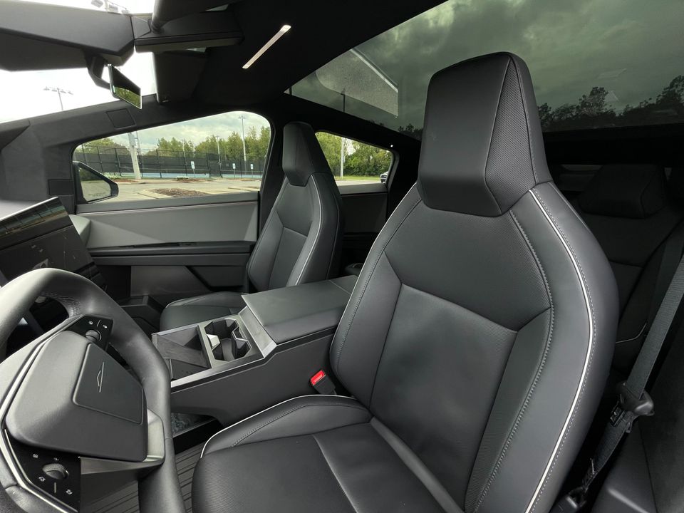2025 Tesla Cybertruck