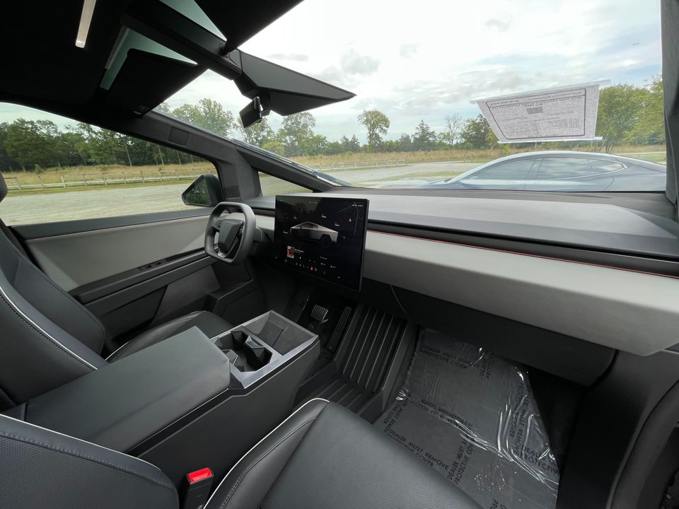 2025 Tesla Cybertruck