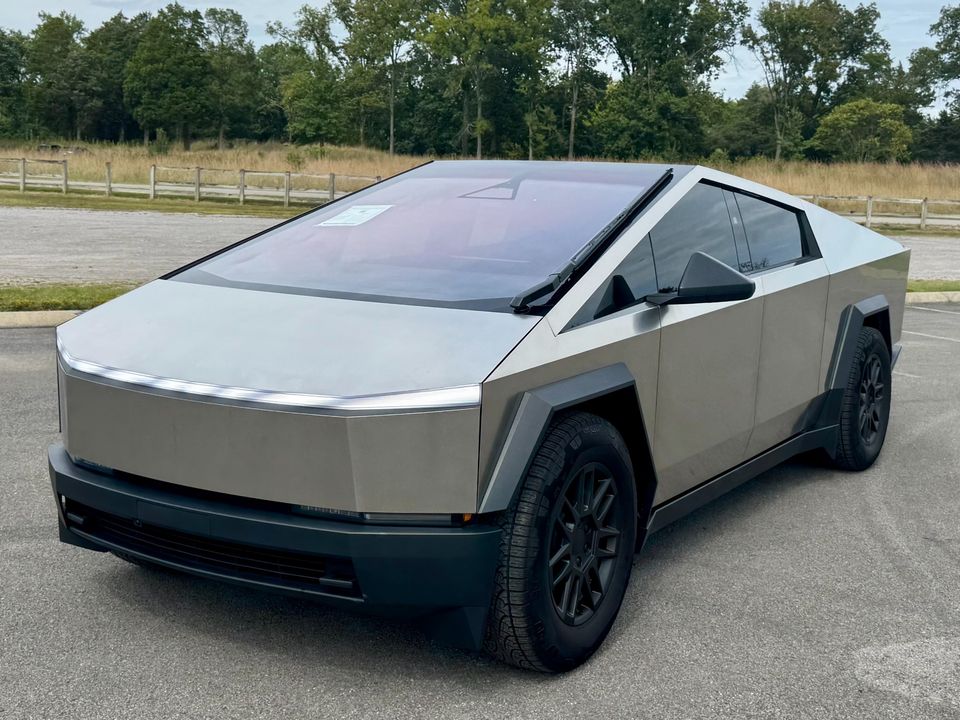 2025 Tesla Cybertruck