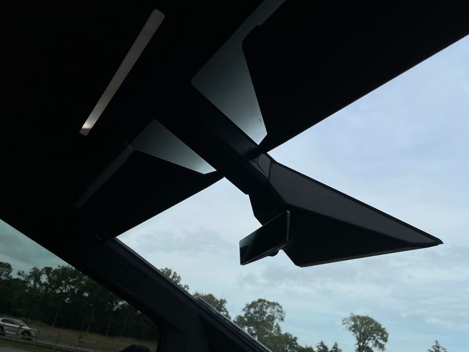 2025 Tesla Cybertruck