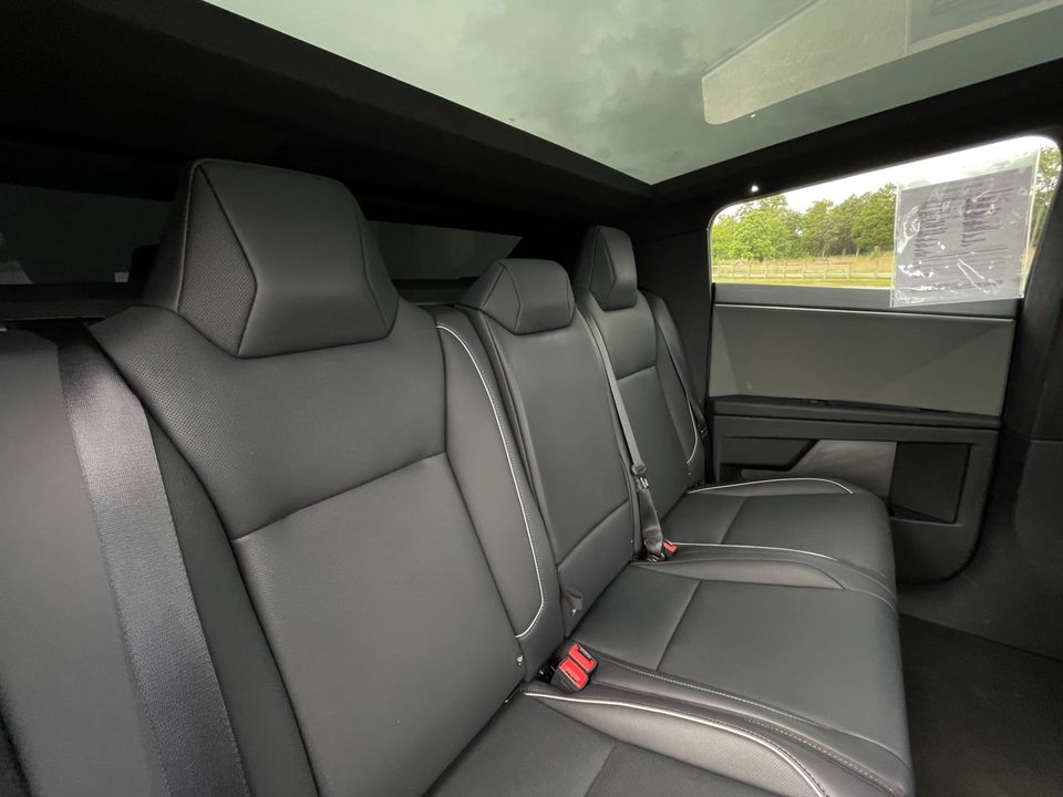 2025 Tesla Cybertruck