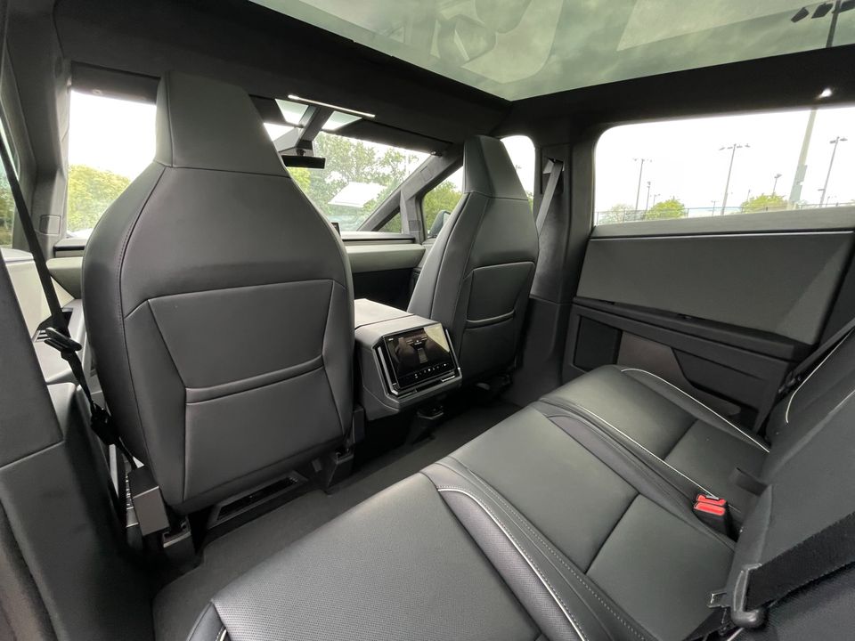 2025 Tesla Cybertruck