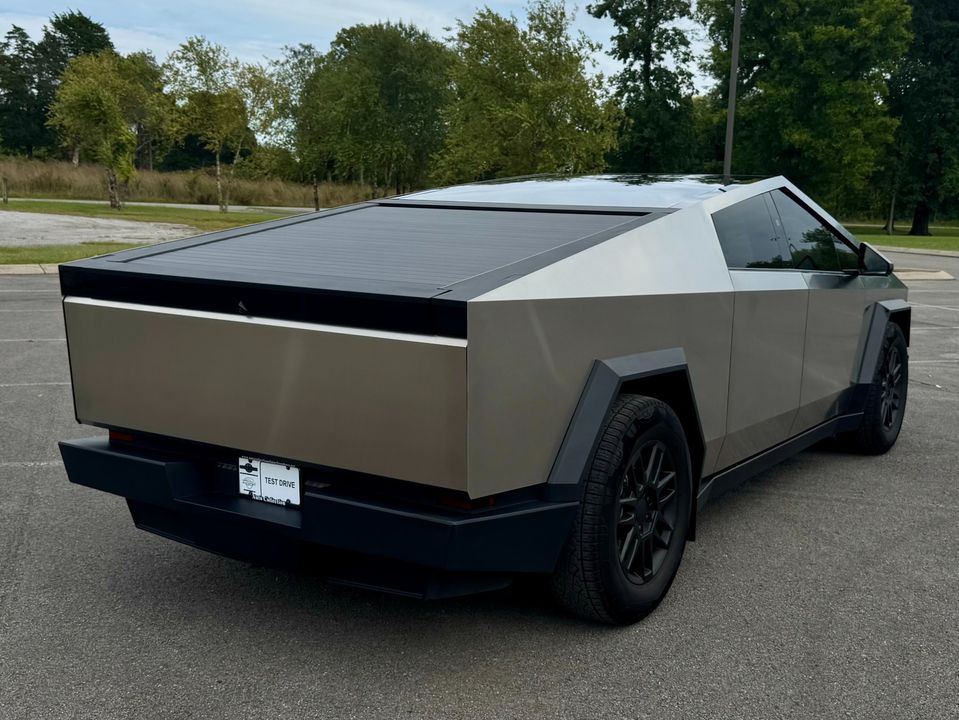 2025 Tesla Cybertruck
