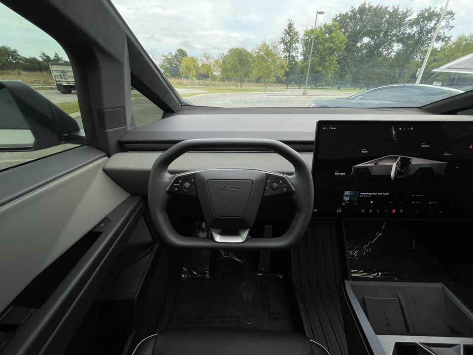 2025 Tesla Cybertruck