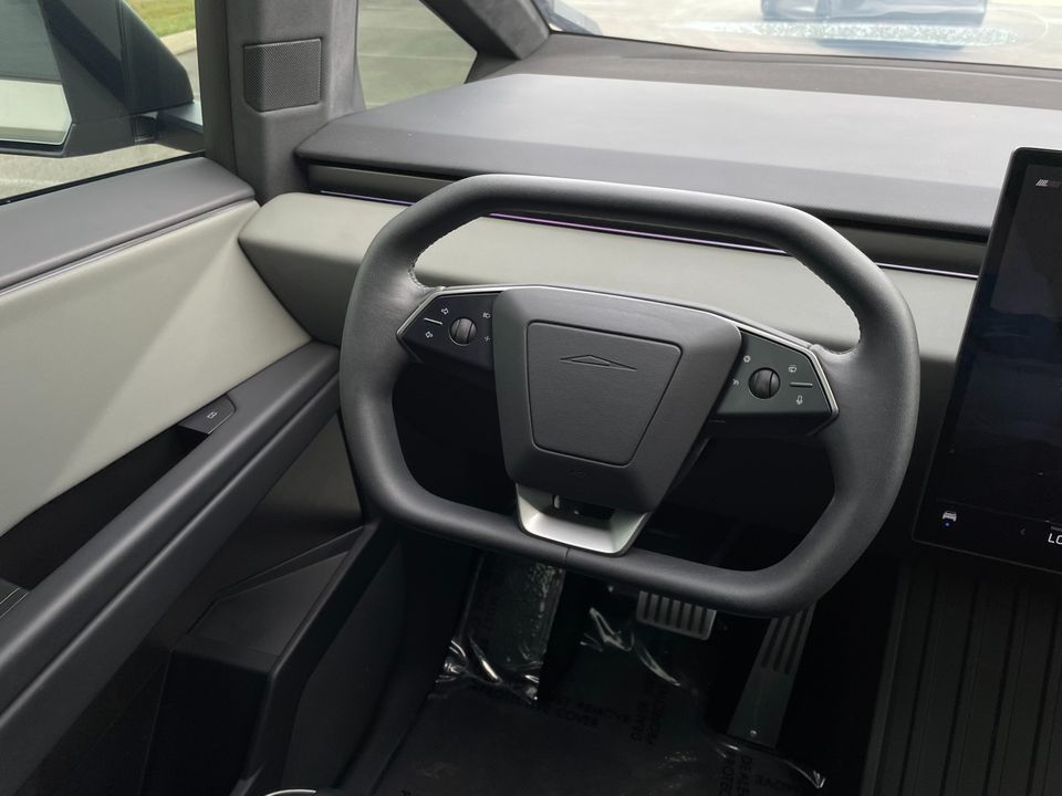 2025 Tesla Cybertruck