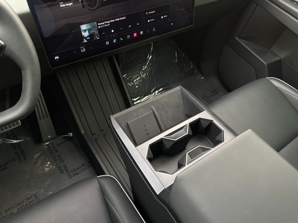 2025 Tesla Cybertruck