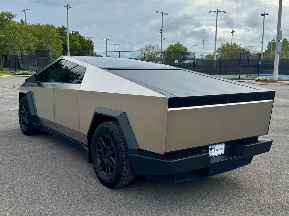 2025 Tesla Cybertruck