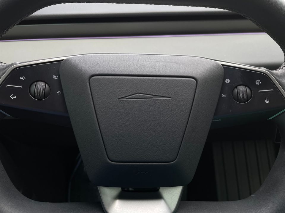 2025 Tesla Cybertruck