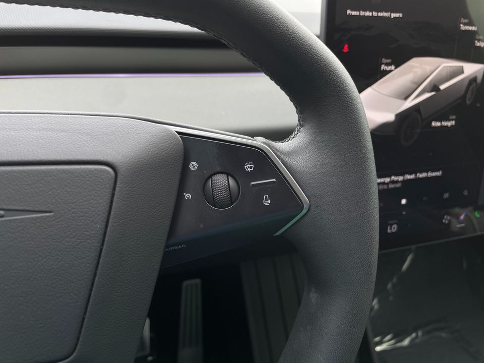 2025 Tesla Cybertruck