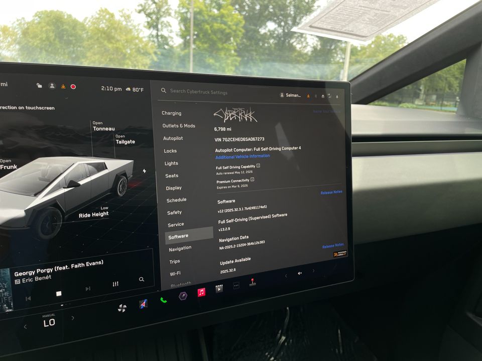 2025 Tesla Cybertruck