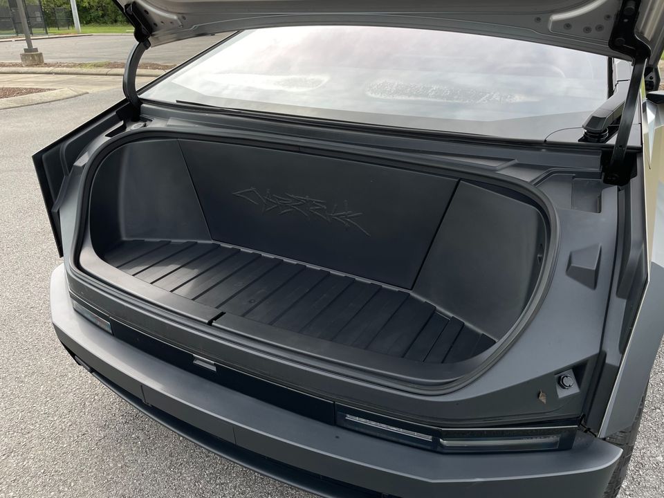 2025 Tesla Cybertruck
