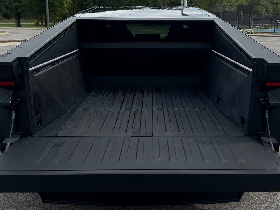 2025 Tesla Cybertruck