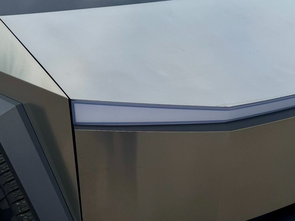 2025 Tesla Cybertruck