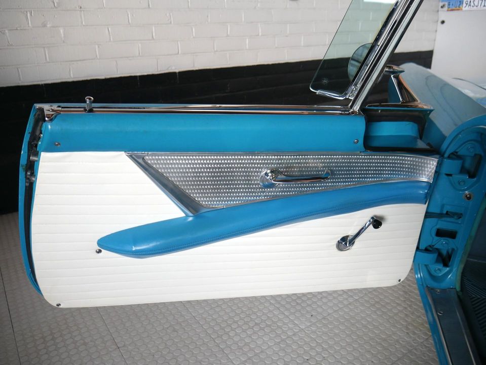 1956 Ford Thunderbird