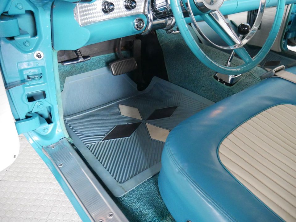 1956 Ford Thunderbird