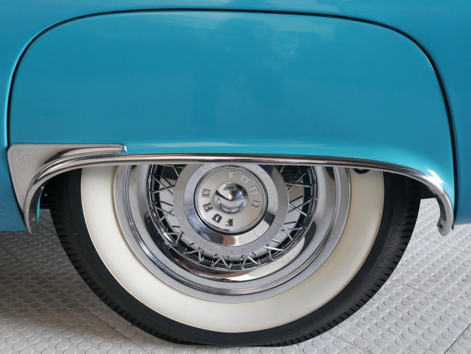 1956 Ford Thunderbird