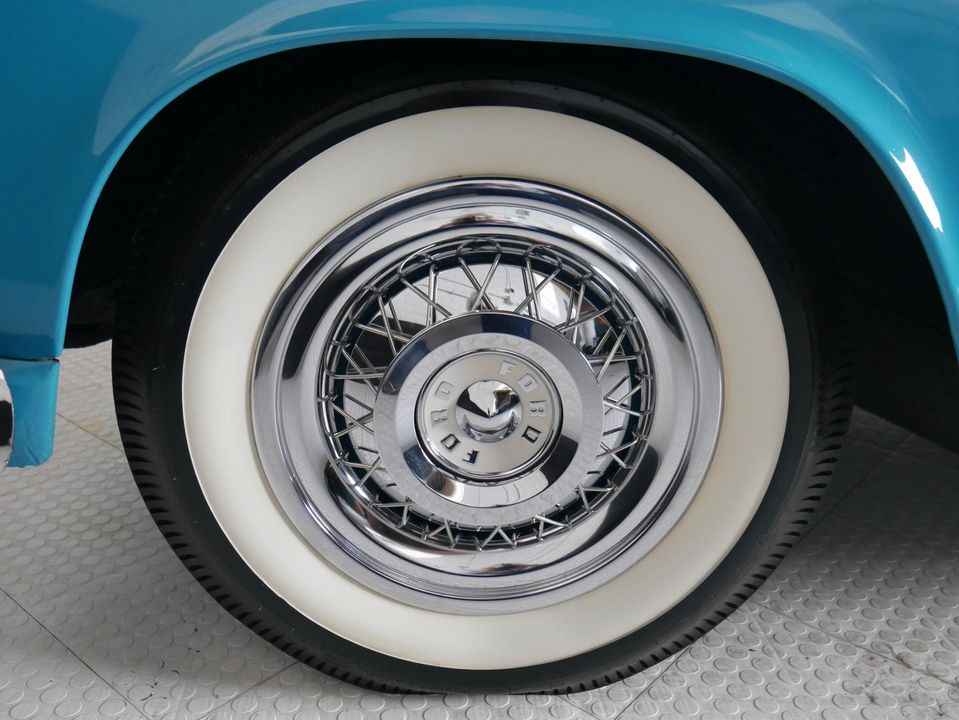 1956 Ford Thunderbird