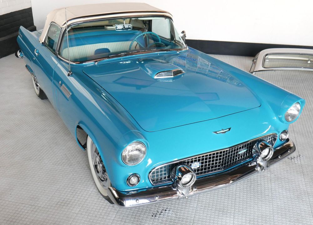 1956 Ford Thunderbird