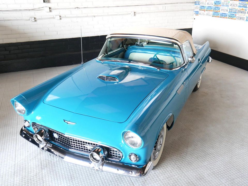 1956 Ford Thunderbird