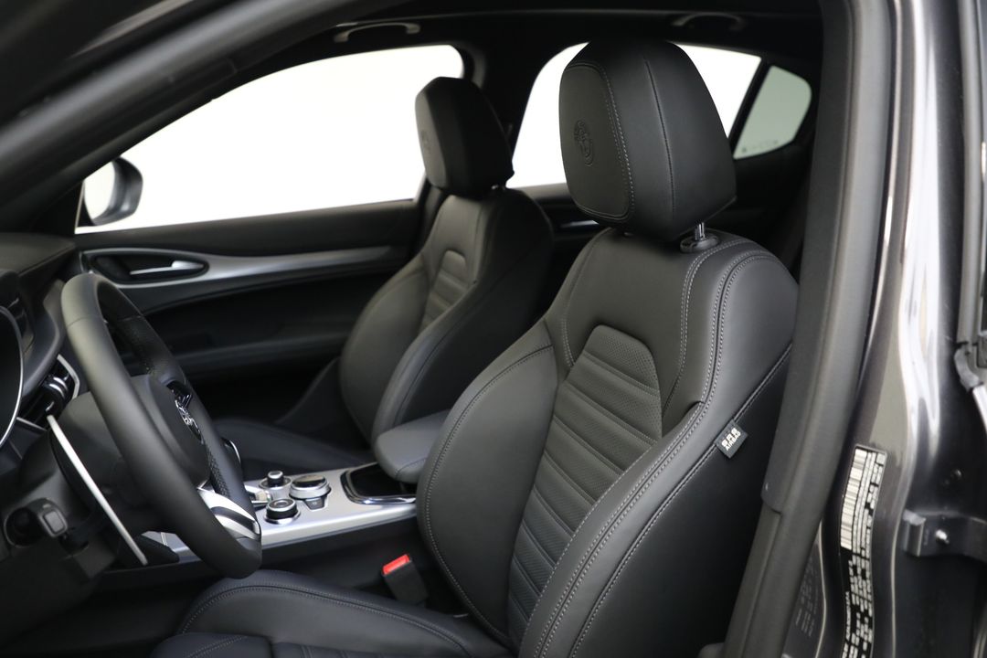 2025 Alfa Romeo Stelvio