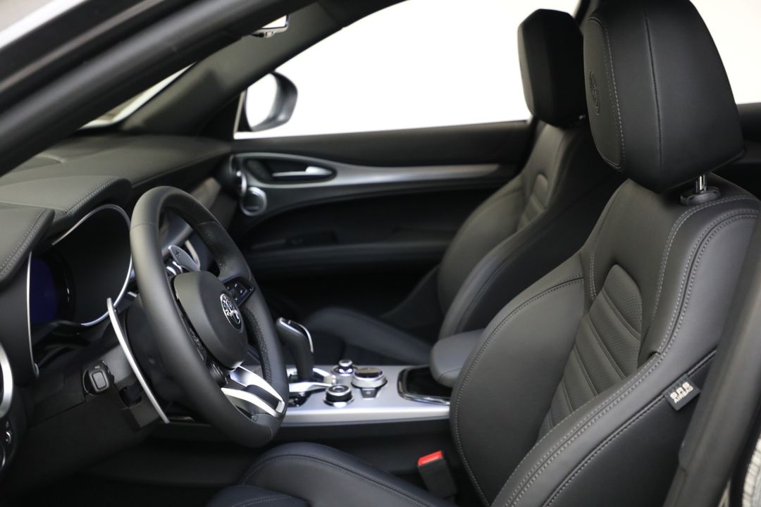 2025 Alfa Romeo Stelvio