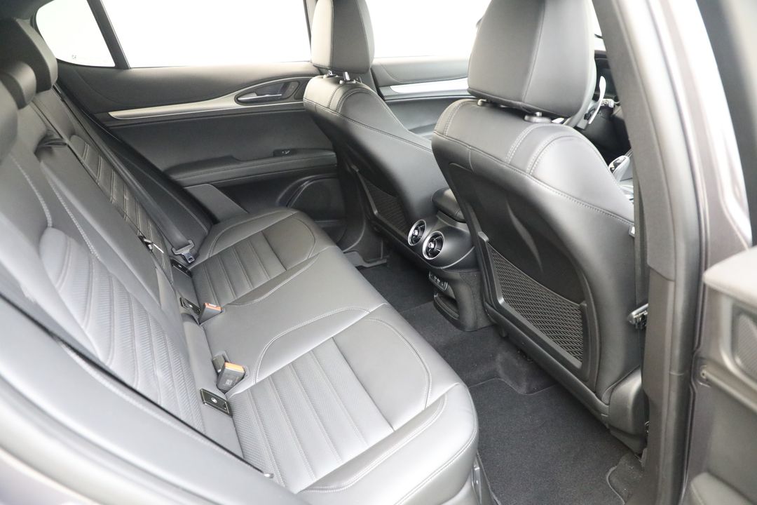 2025 Alfa Romeo Stelvio