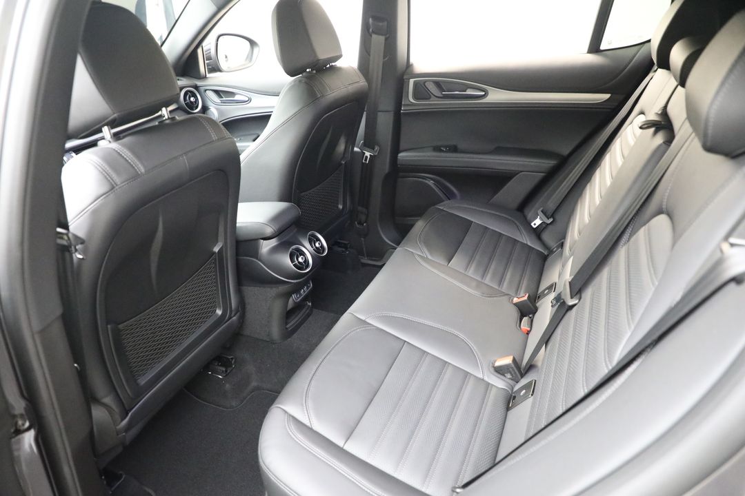 2025 Alfa Romeo Stelvio