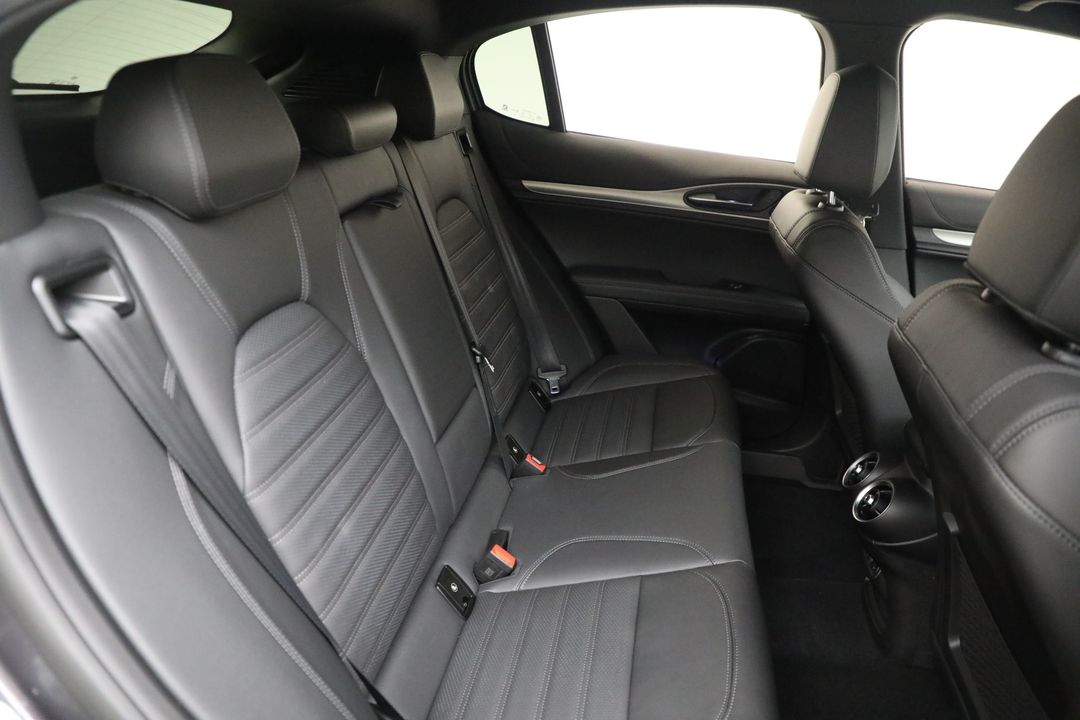 2025 Alfa Romeo Stelvio