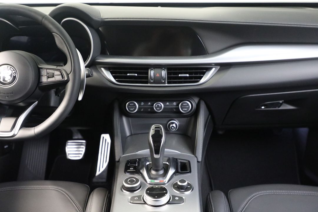 2025 Alfa Romeo Stelvio