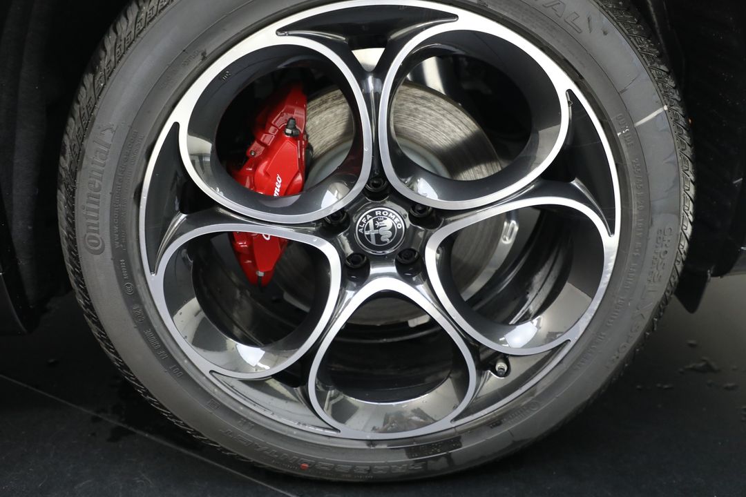 2025 Alfa Romeo Stelvio