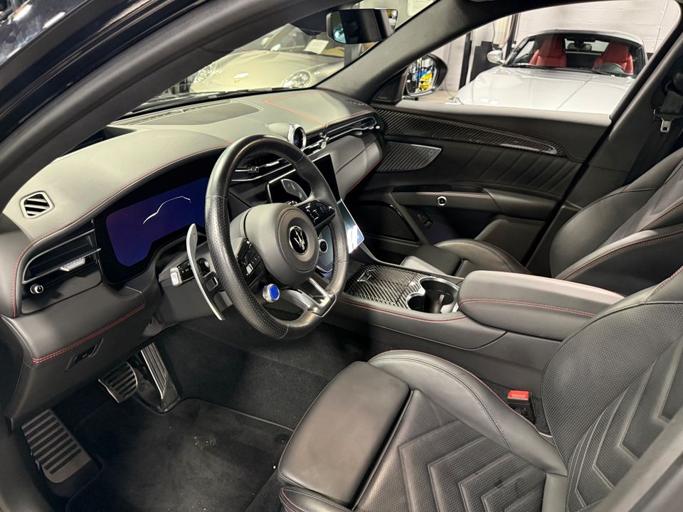 2024 MASERATI GRECALE